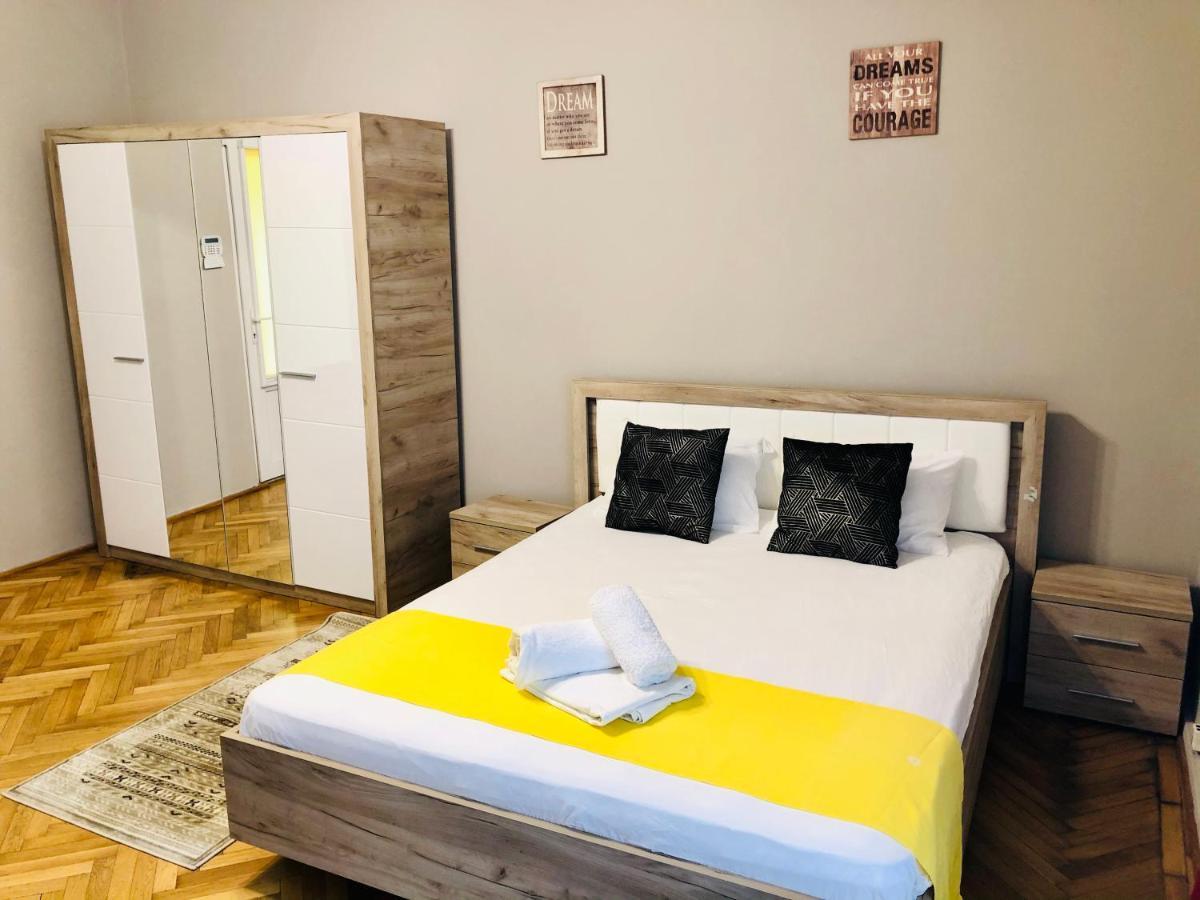 Ultra-Central Apartment Just In Union Squere Timisoara Luaran gambar